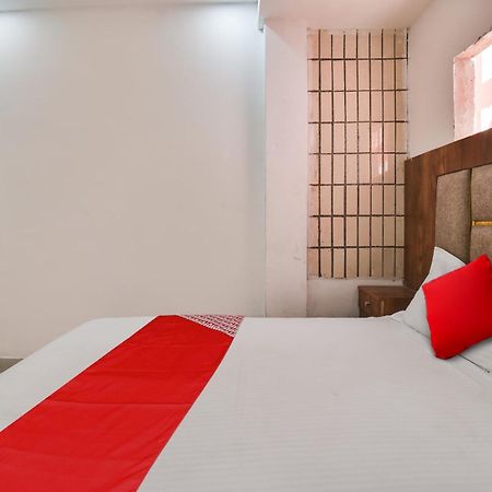 Hotel O Golden King Guest House Nuova Delhi Esterno foto