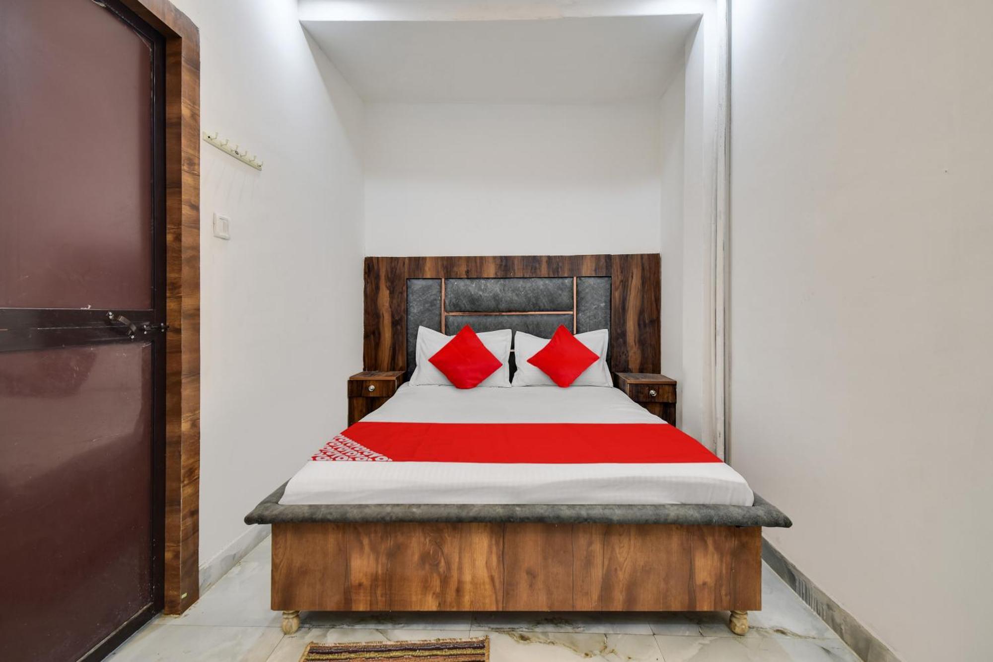 Hotel O Golden King Guest House Nuova Delhi Esterno foto