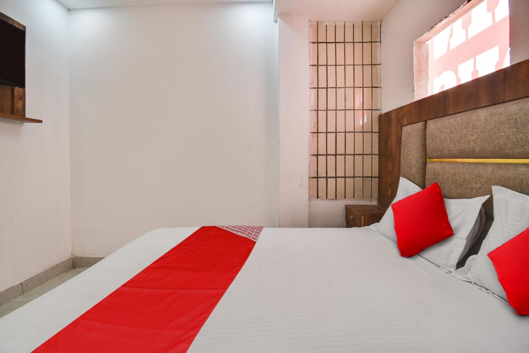 Hotel O Golden King Guest House Nuova Delhi Esterno foto