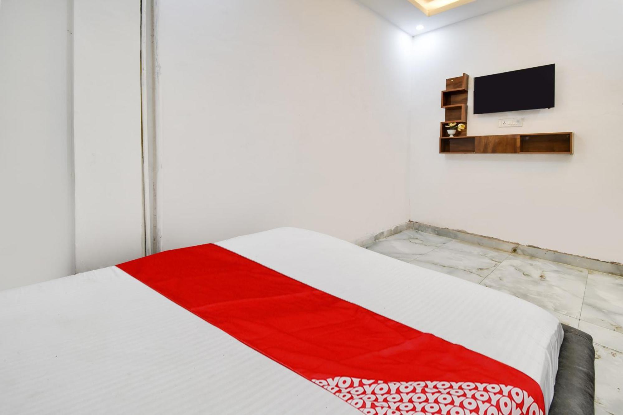 Hotel O Golden King Guest House Nuova Delhi Esterno foto