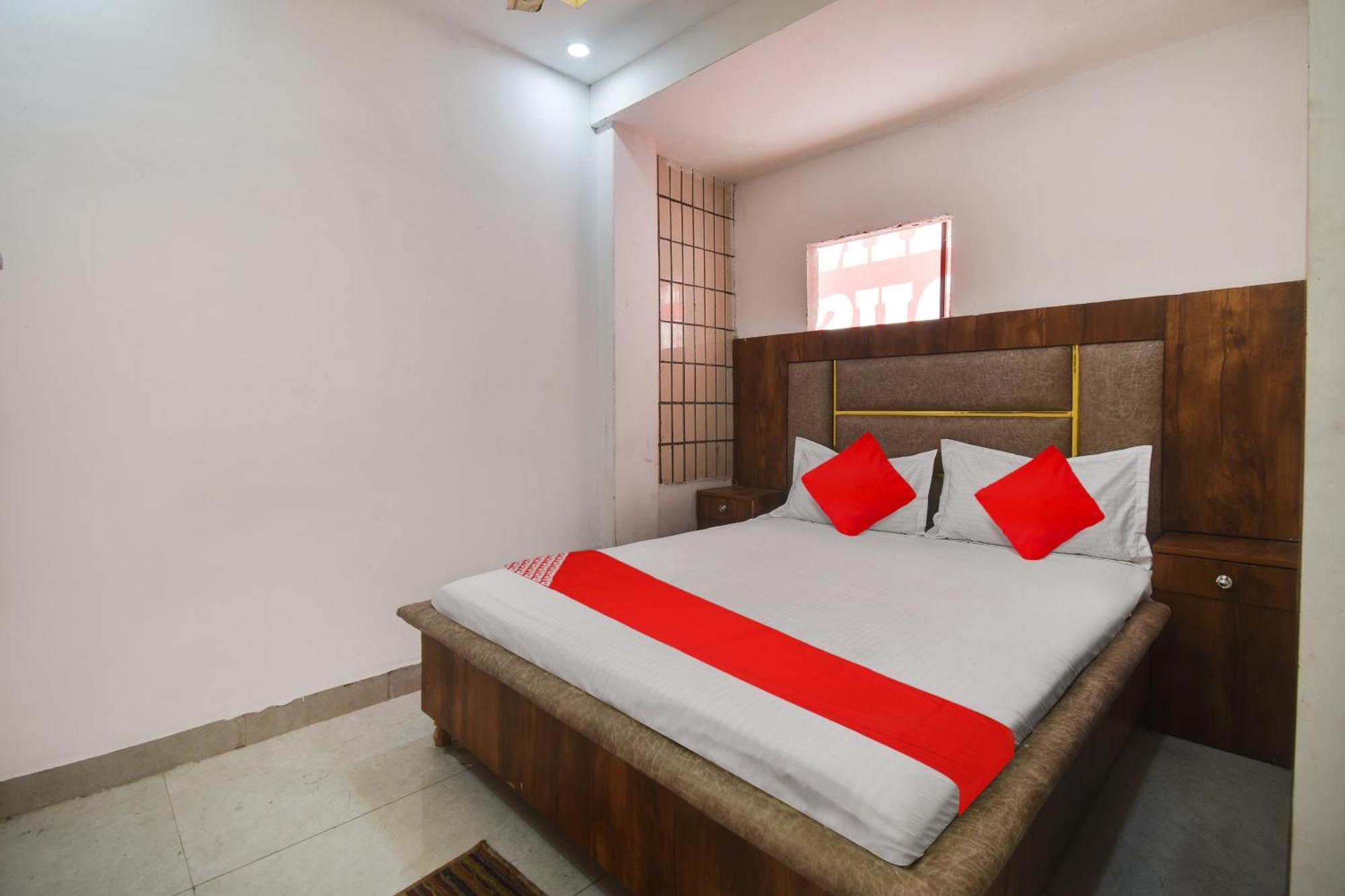 Hotel O Golden King Guest House Nuova Delhi Esterno foto