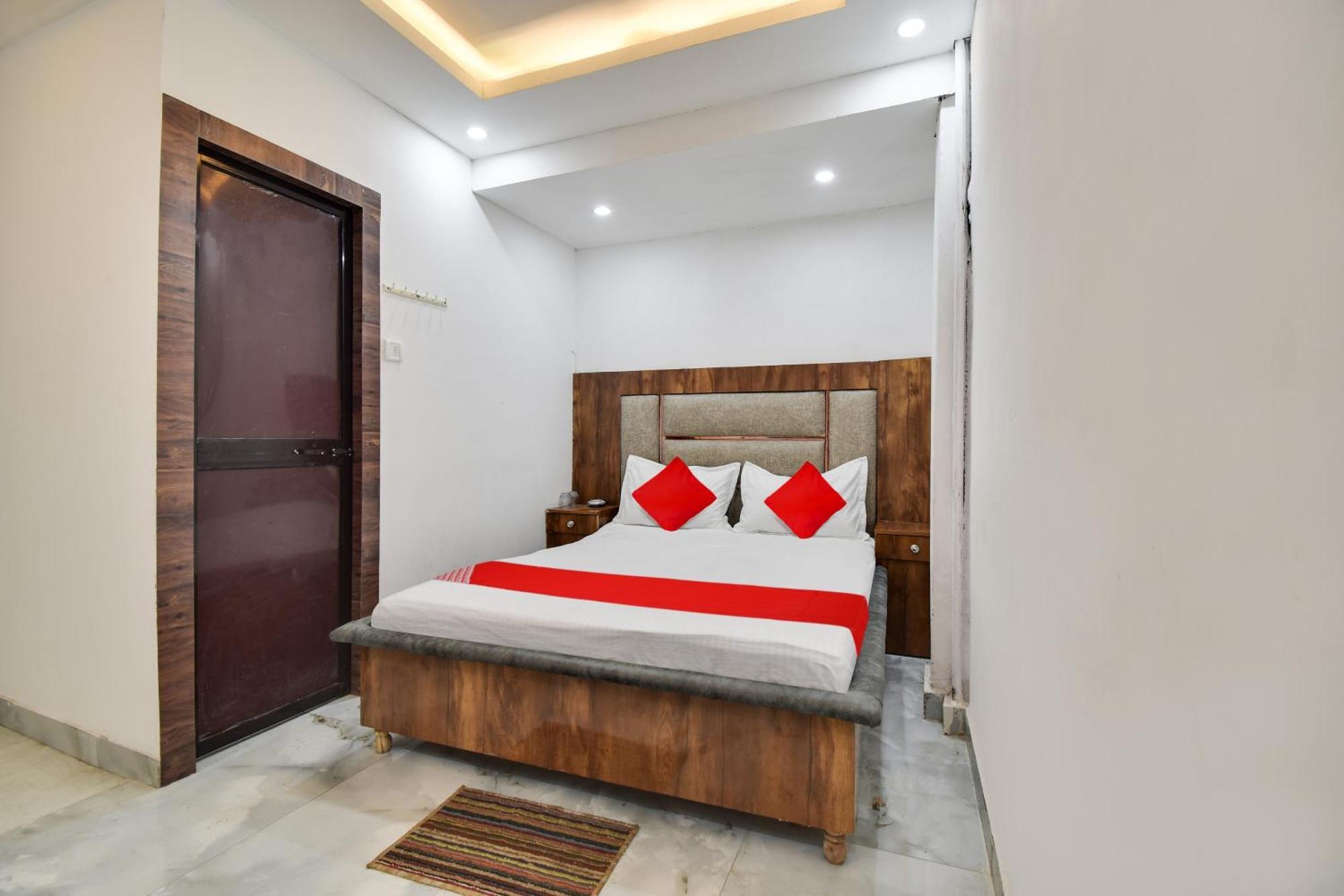 Hotel O Golden King Guest House Nuova Delhi Esterno foto