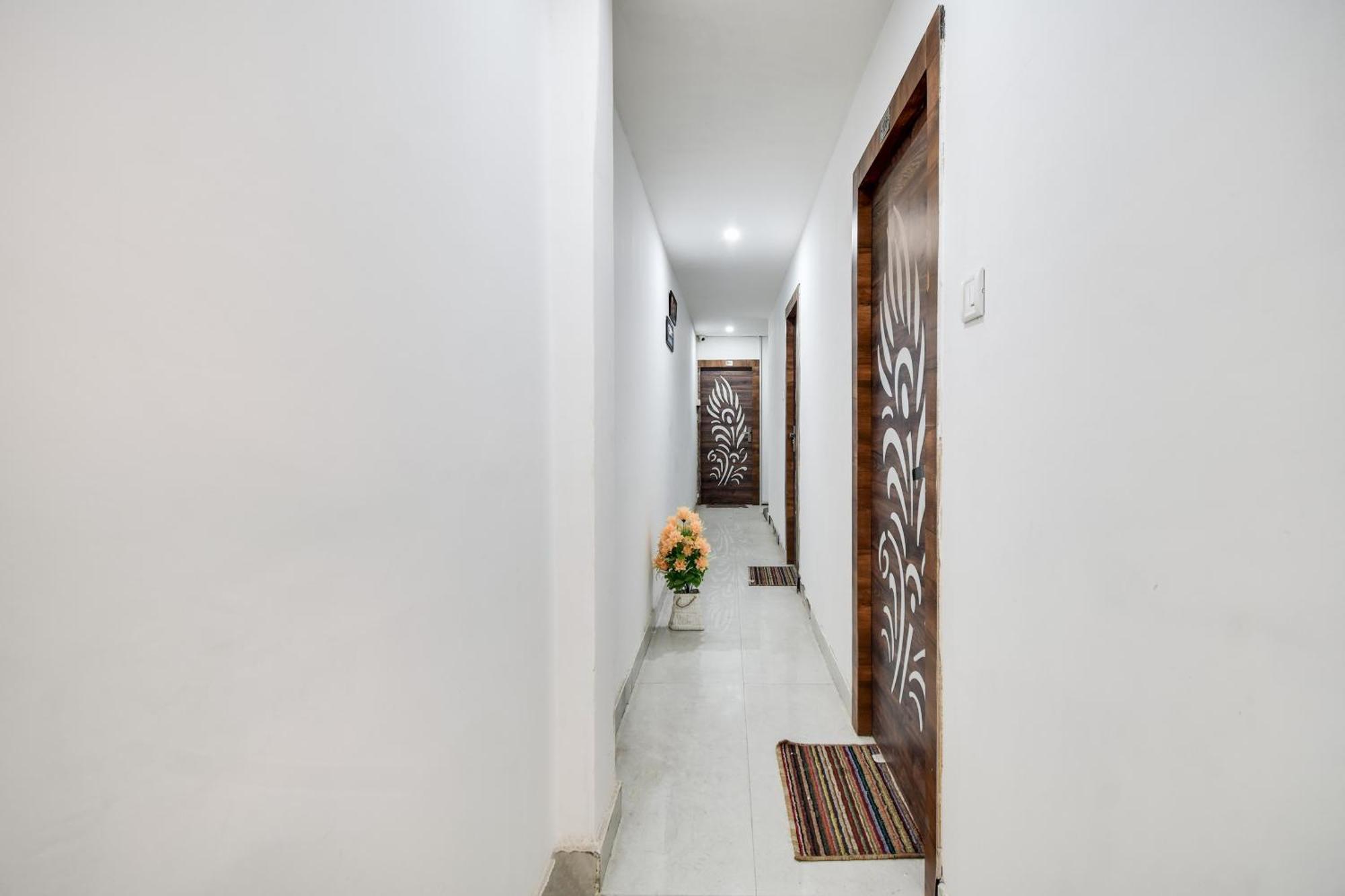 Hotel O Golden King Guest House Nuova Delhi Esterno foto